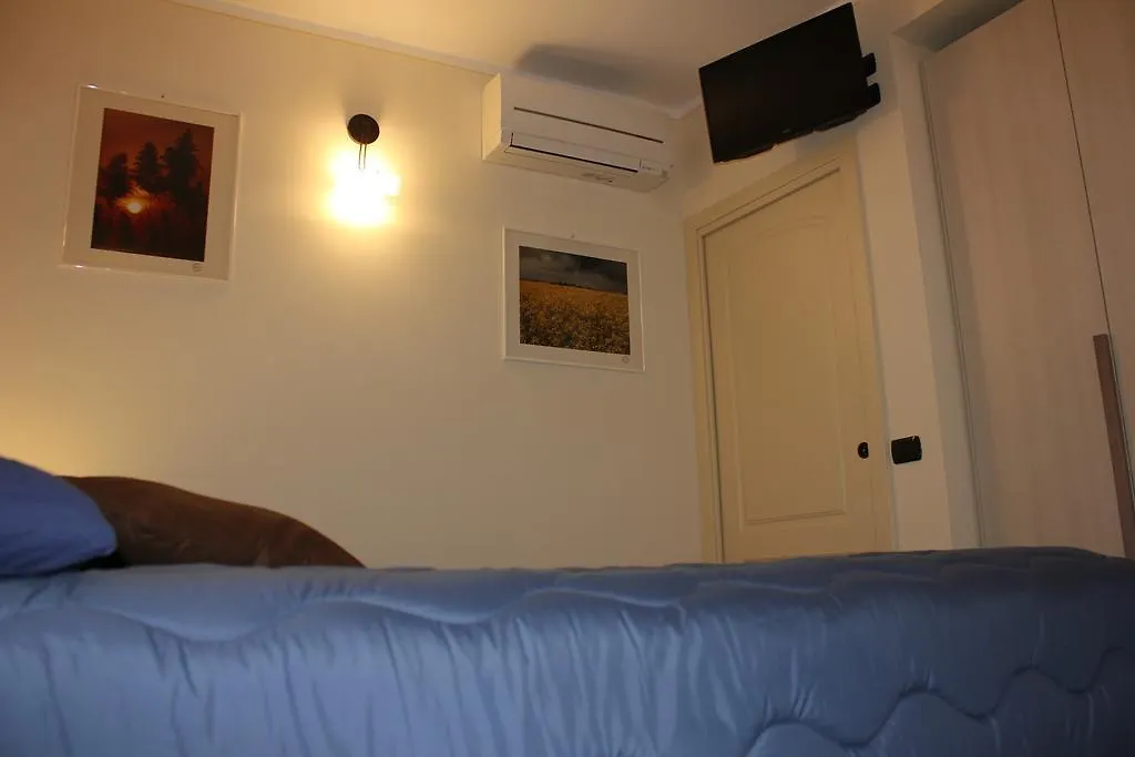 Hostel Del Gal Clusane sul Lago 0*,  Italy